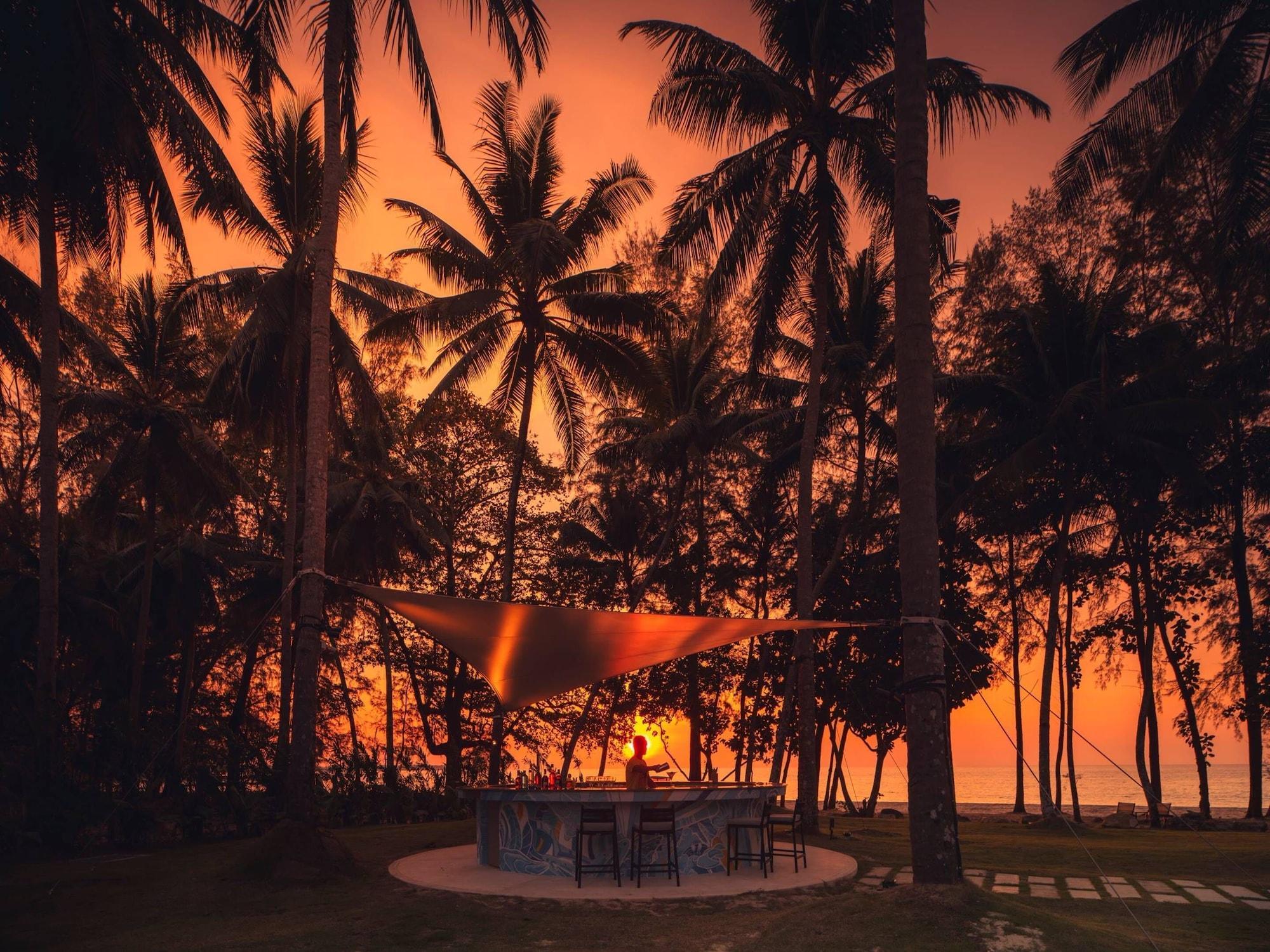 Avani Plus Khao Lak Resort Exterior foto
