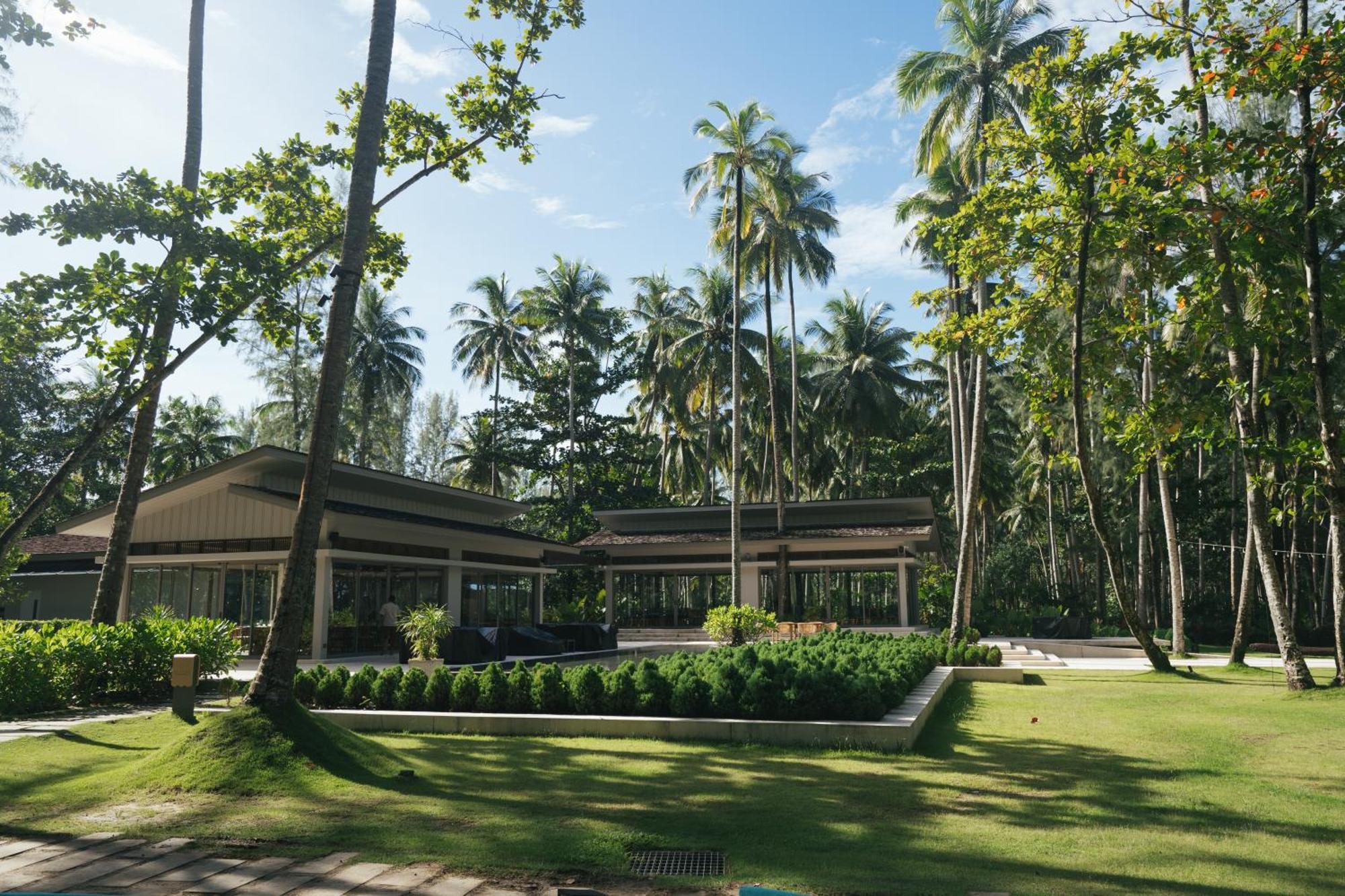 Avani Plus Khao Lak Resort Exterior foto