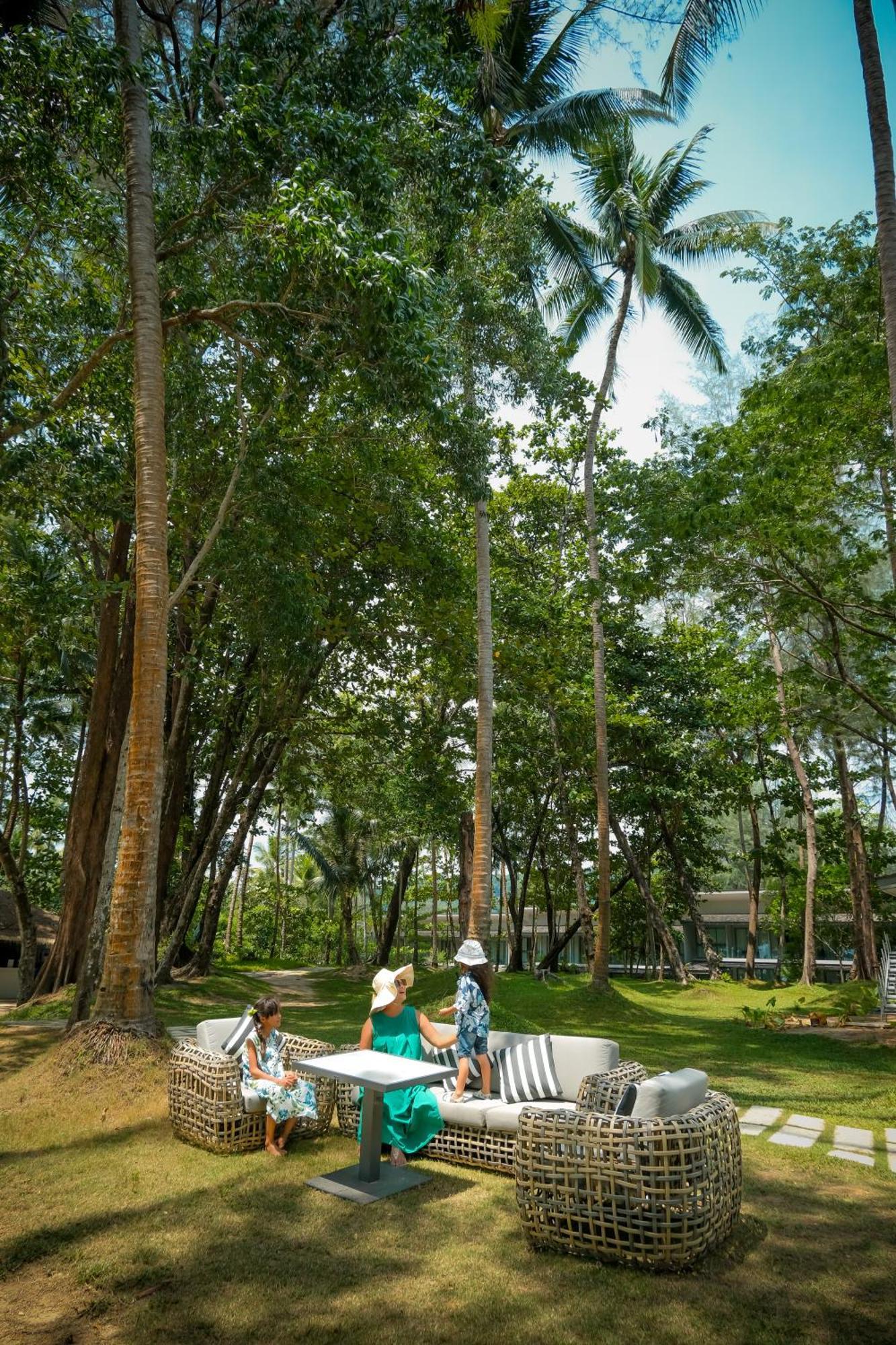 Avani Plus Khao Lak Resort Exterior foto