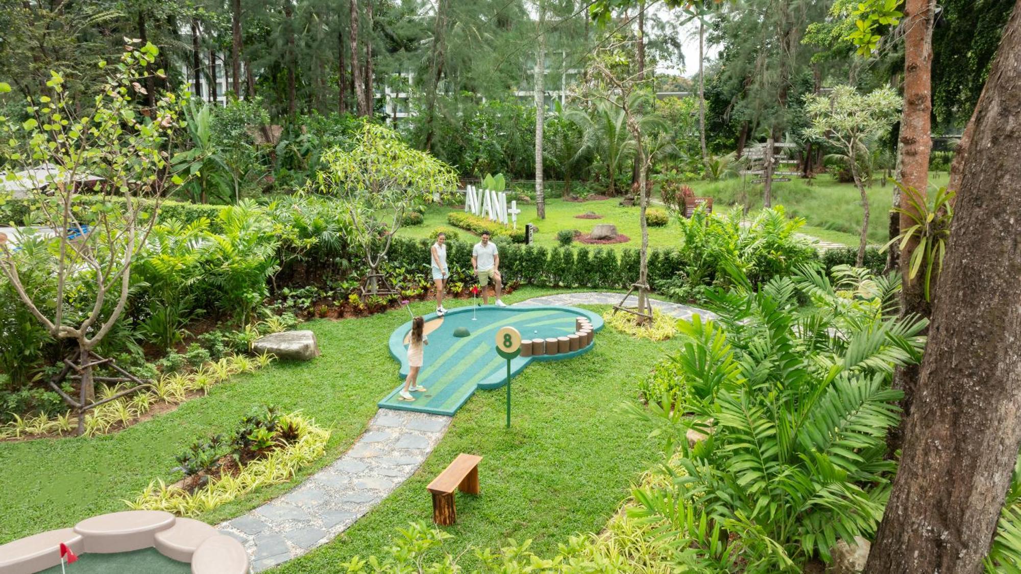 Avani Plus Khao Lak Resort Exterior foto